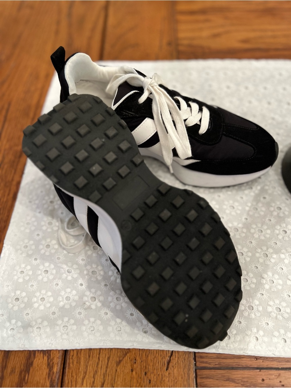J/SLIDES Urban Sport Jolie Black and White Low-Top Sneaker - Picture 7 of 7